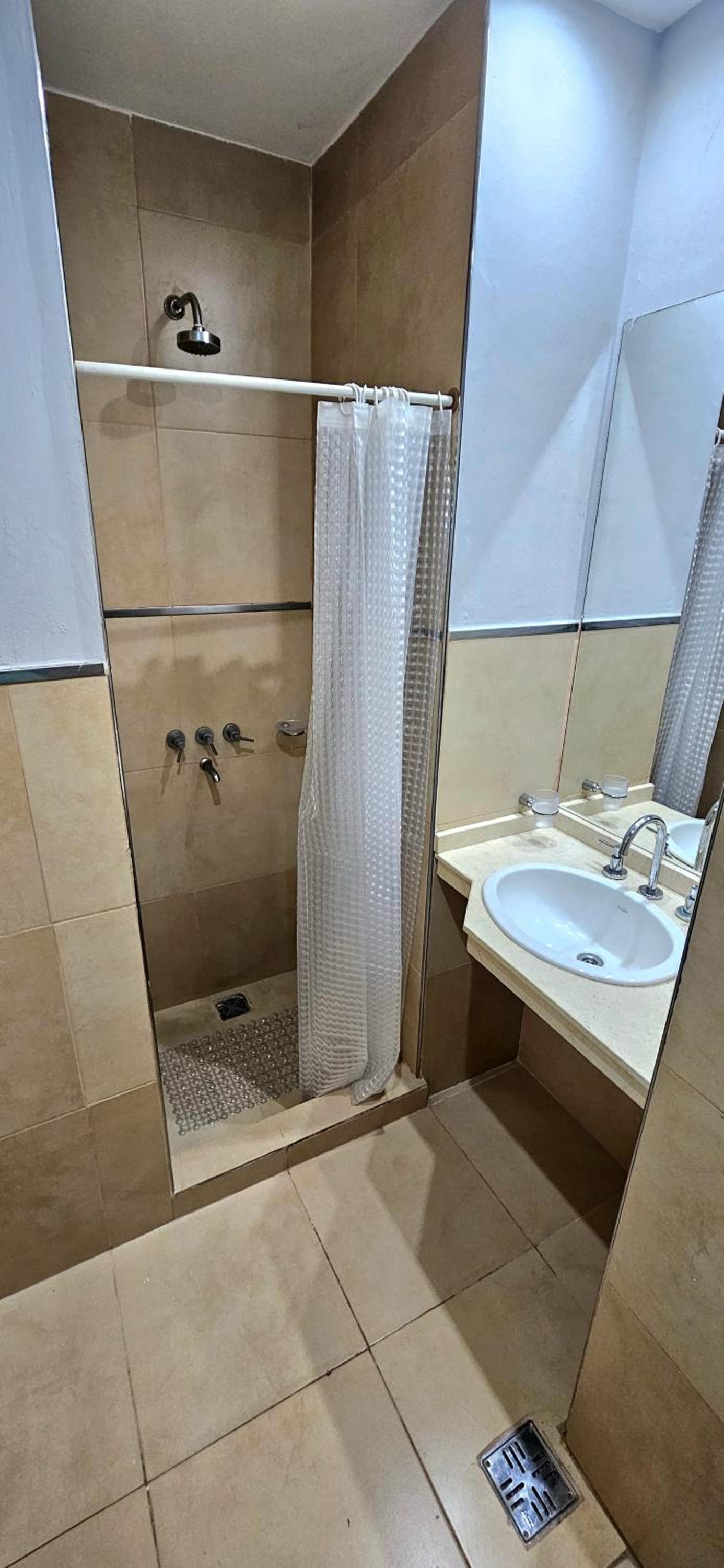 Departamento en Corrientes, céntrico, con piscina, cochera, wifi