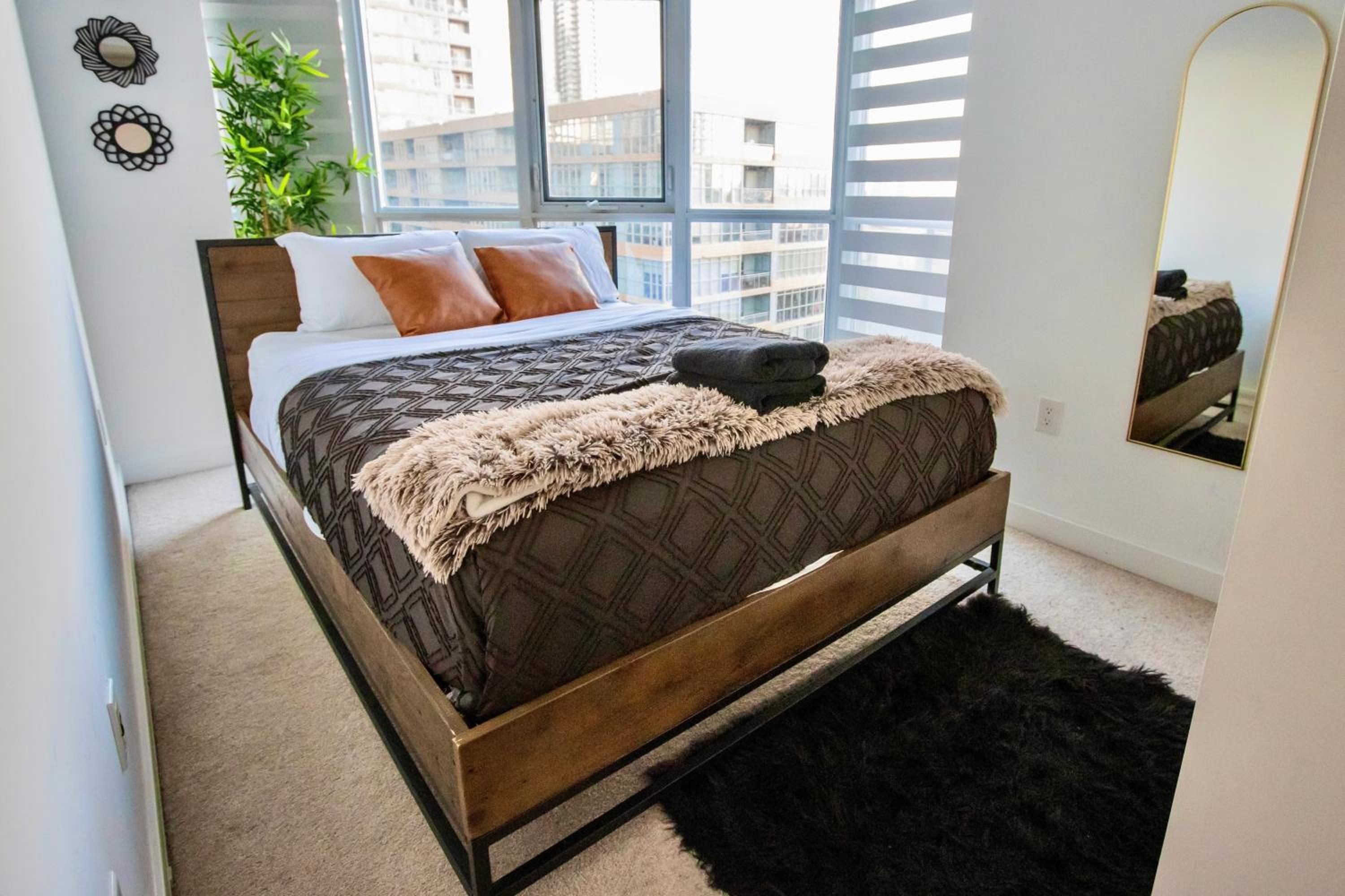 Spectacular condo downtown with a view