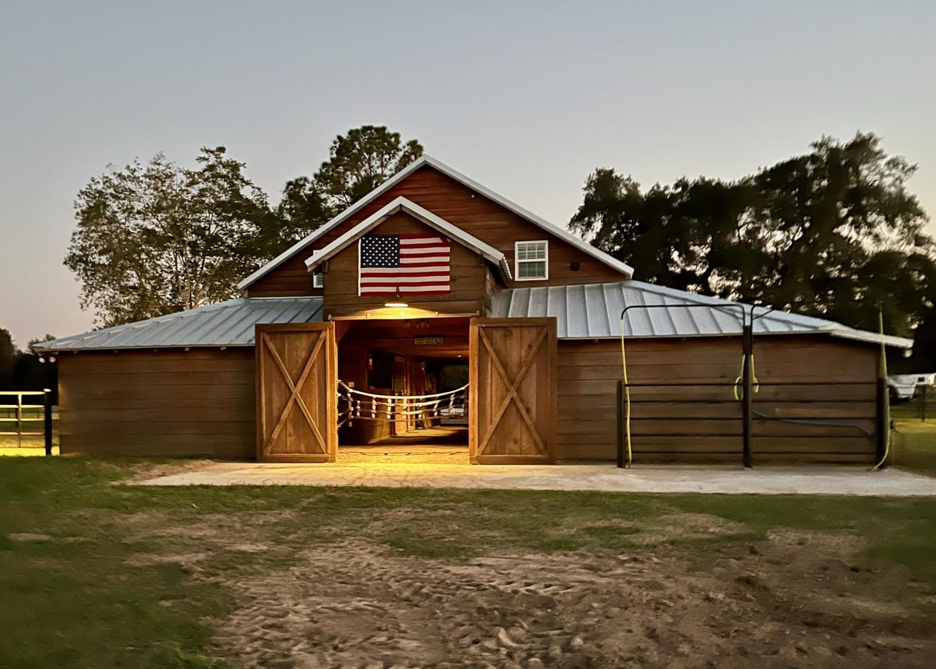 Historic Barn in Mississippi Equestrian Getaway!