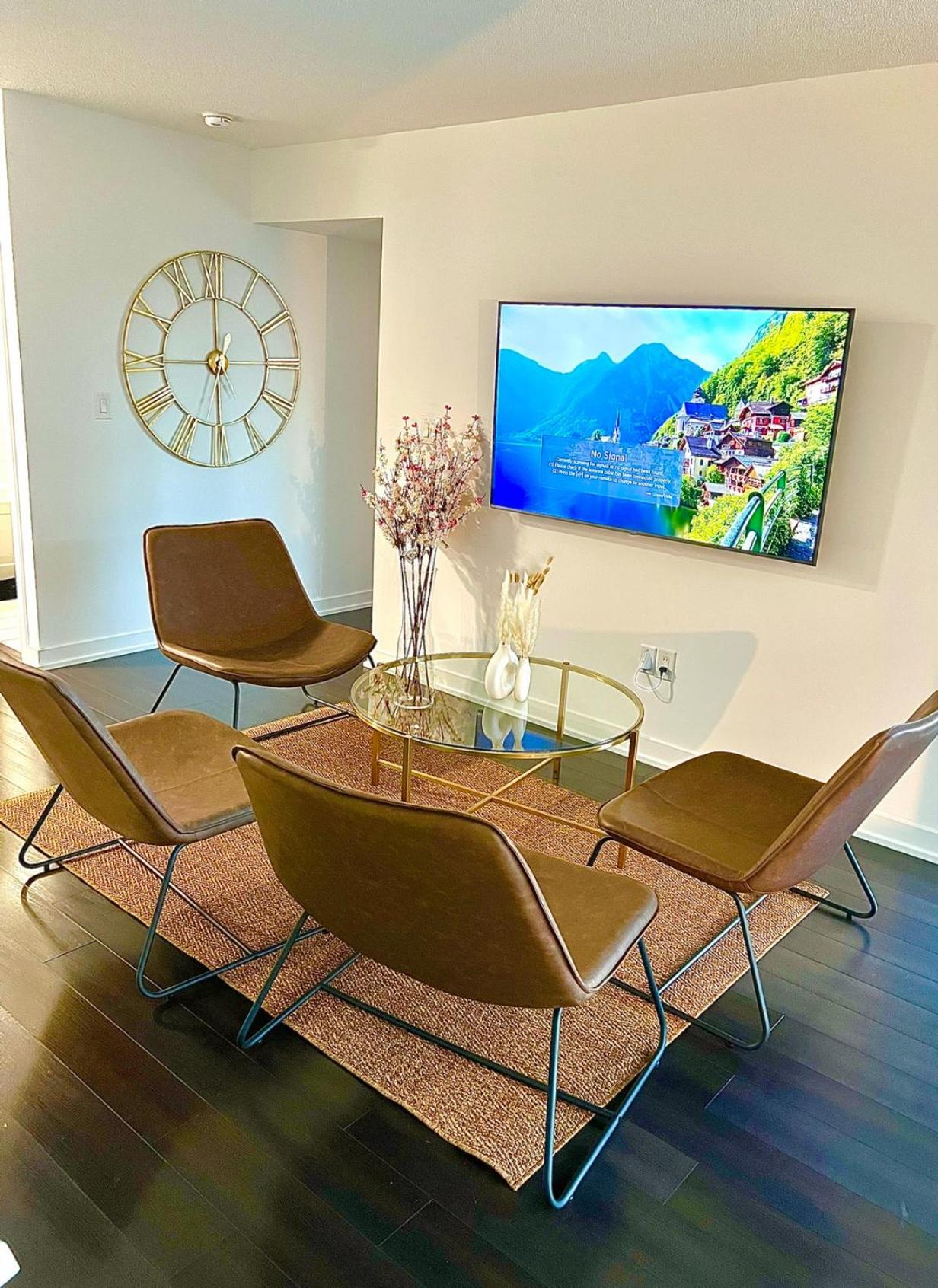 Spectacular condo downtown with a view