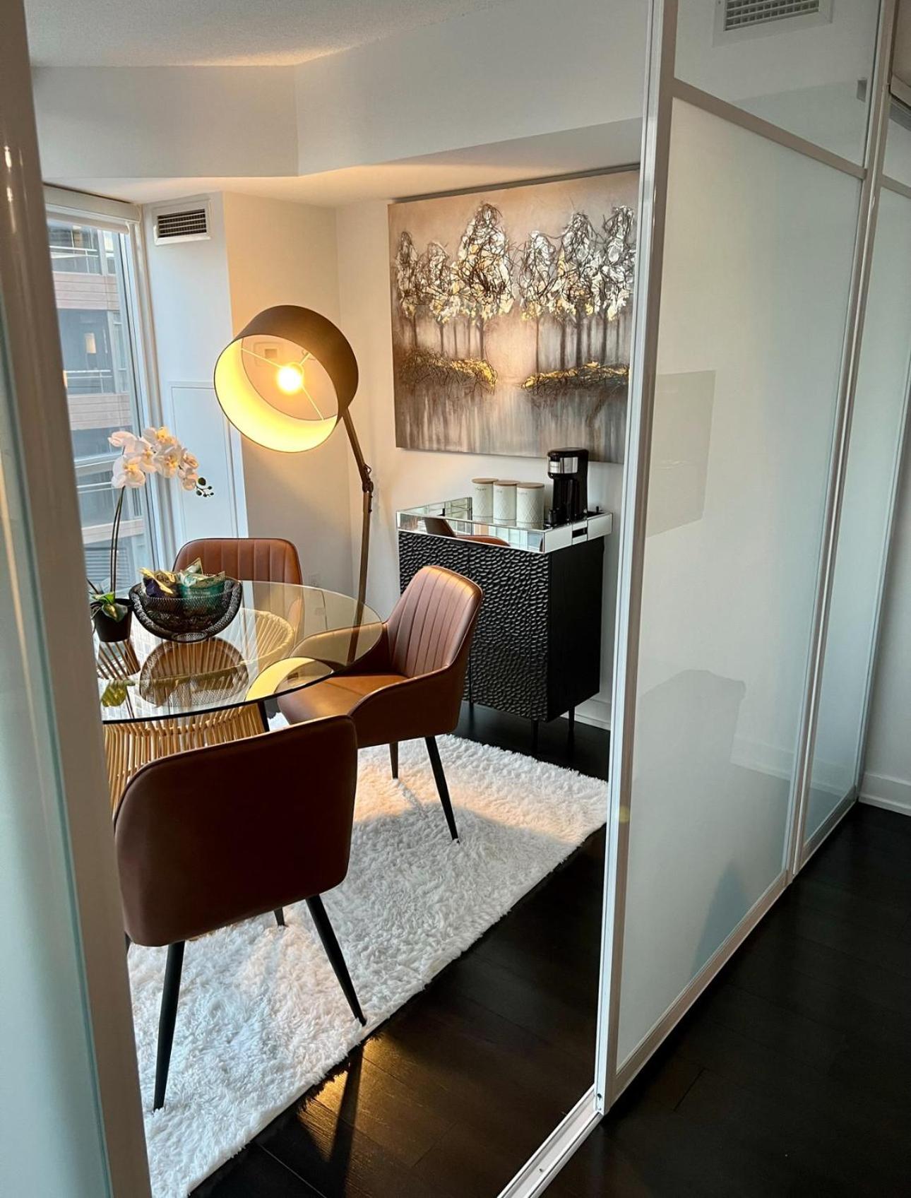 Spectacular condo downtown with a view
