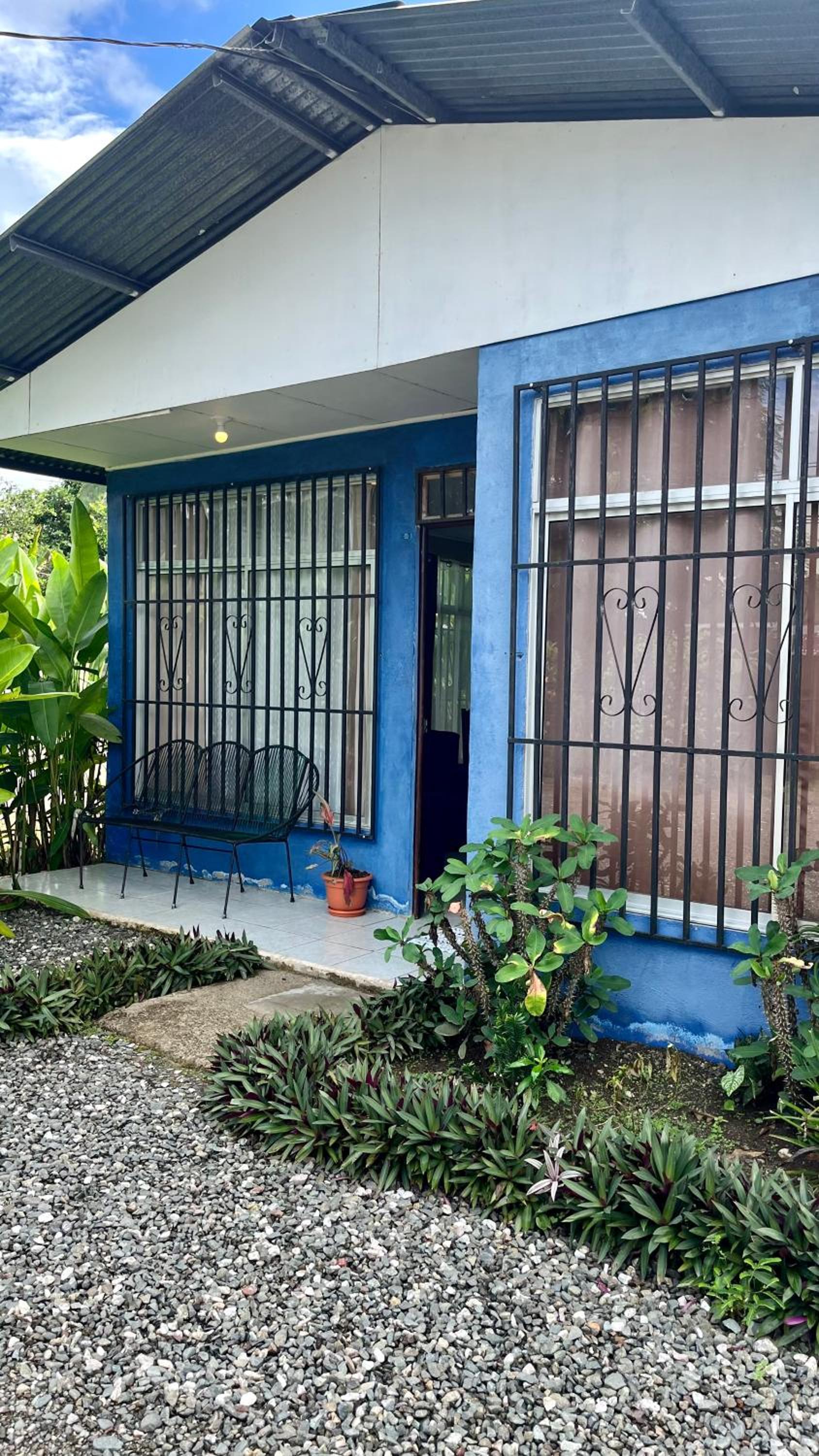 Blue House with Pool and Air-Conditioning
