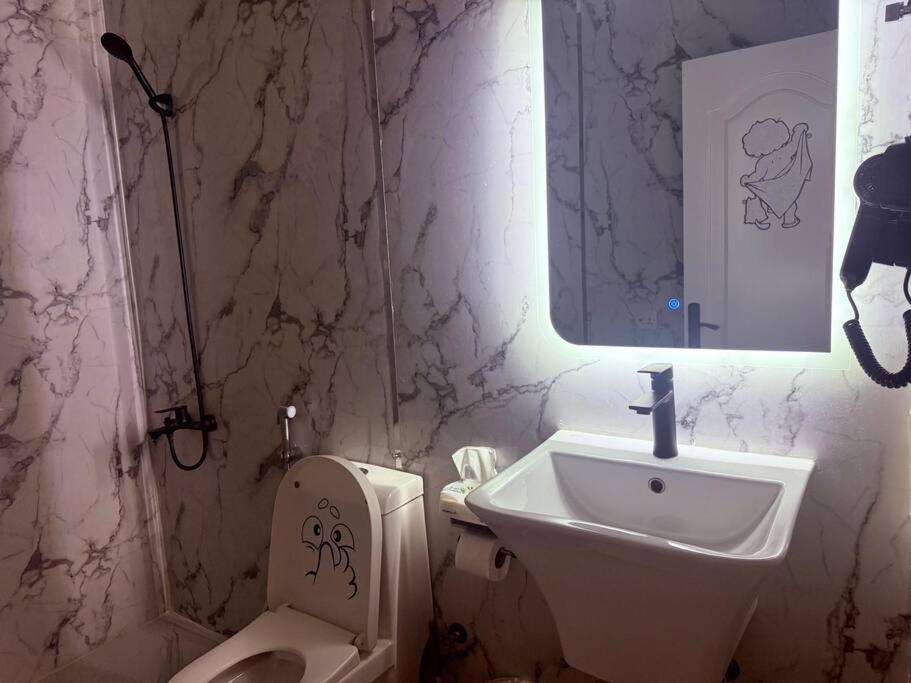 Luxury Apartment in the center of jeddah view 2