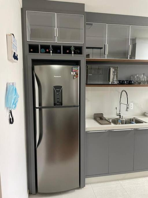 Apartamento pé na areia, proximo Beto Carreiro!