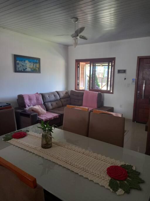 Casa aconchegante próximo a praia, 2 dormitórios
