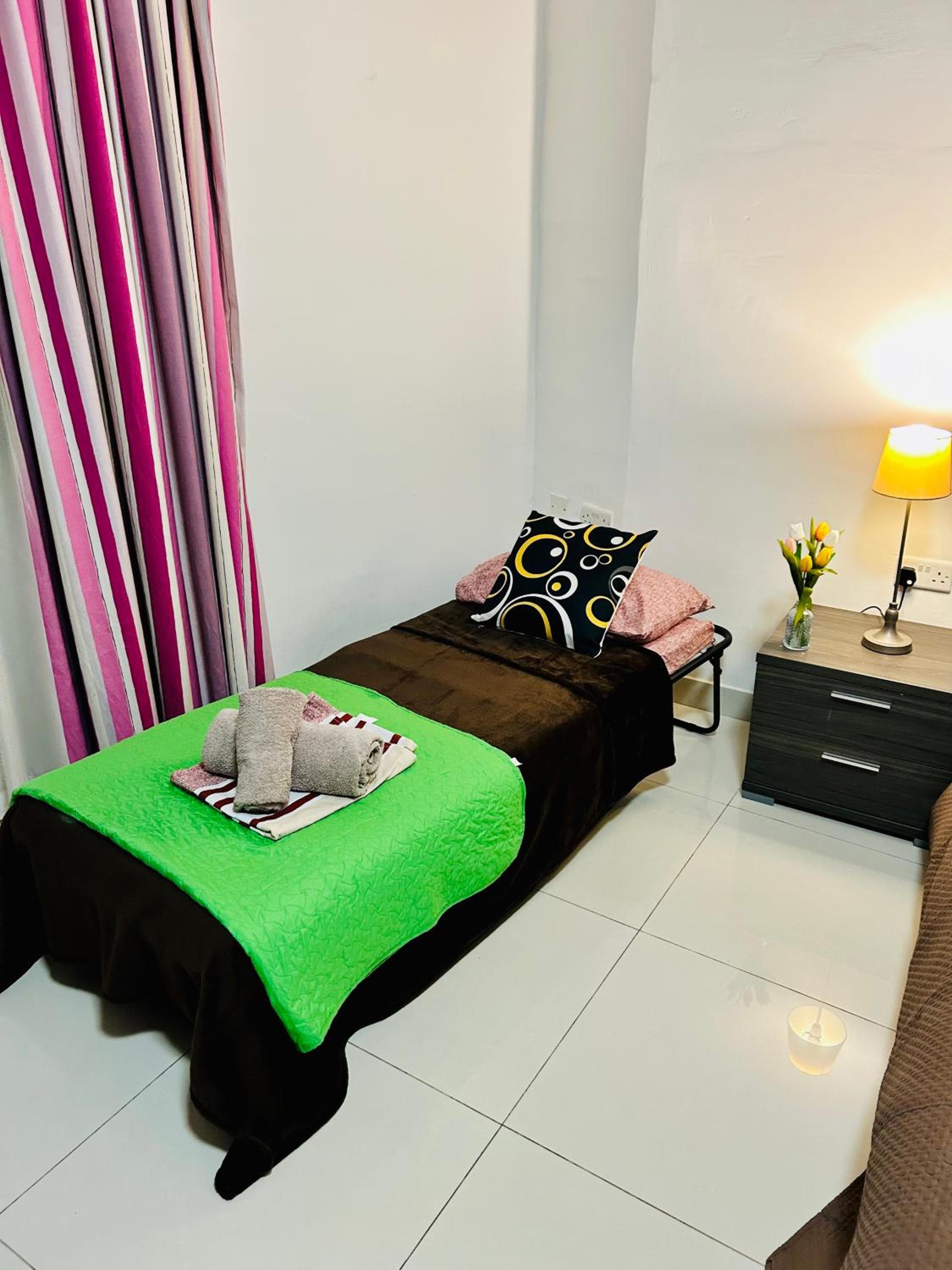 Seaside Spinola APT in St Julians, Queen beds photo 5