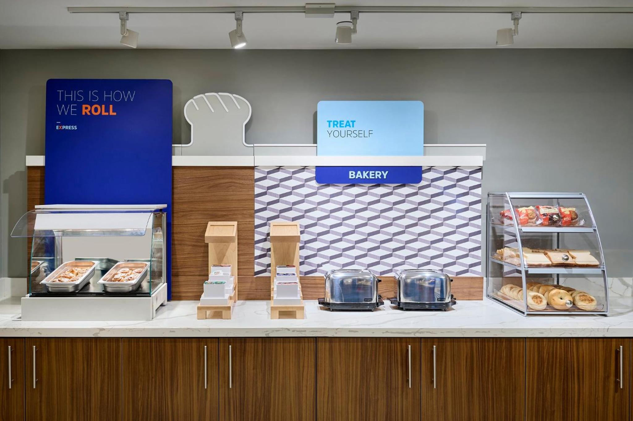 Kitchener Vacations - Holiday Inn Express  Suites Kitchener Southeast, an IHG Hotel - Property Image 8