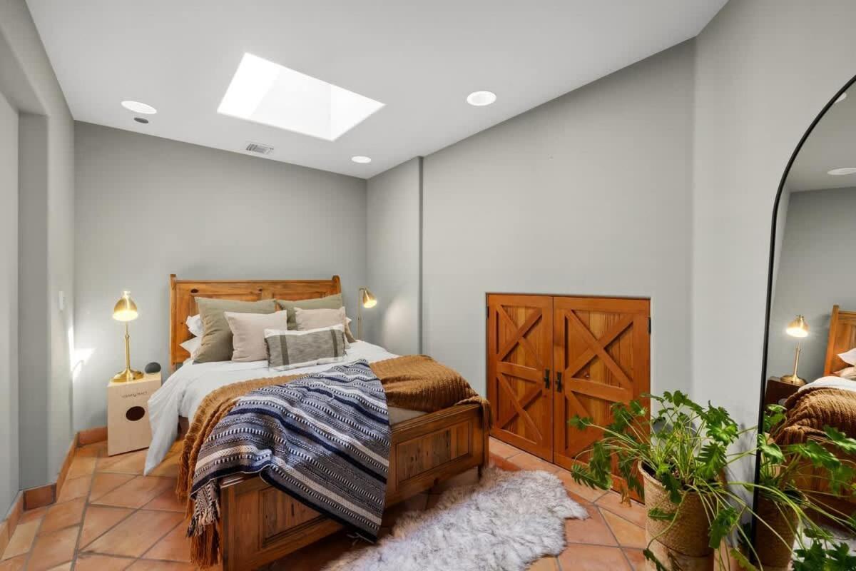 Topanga Ranch Villa - Property Image 6