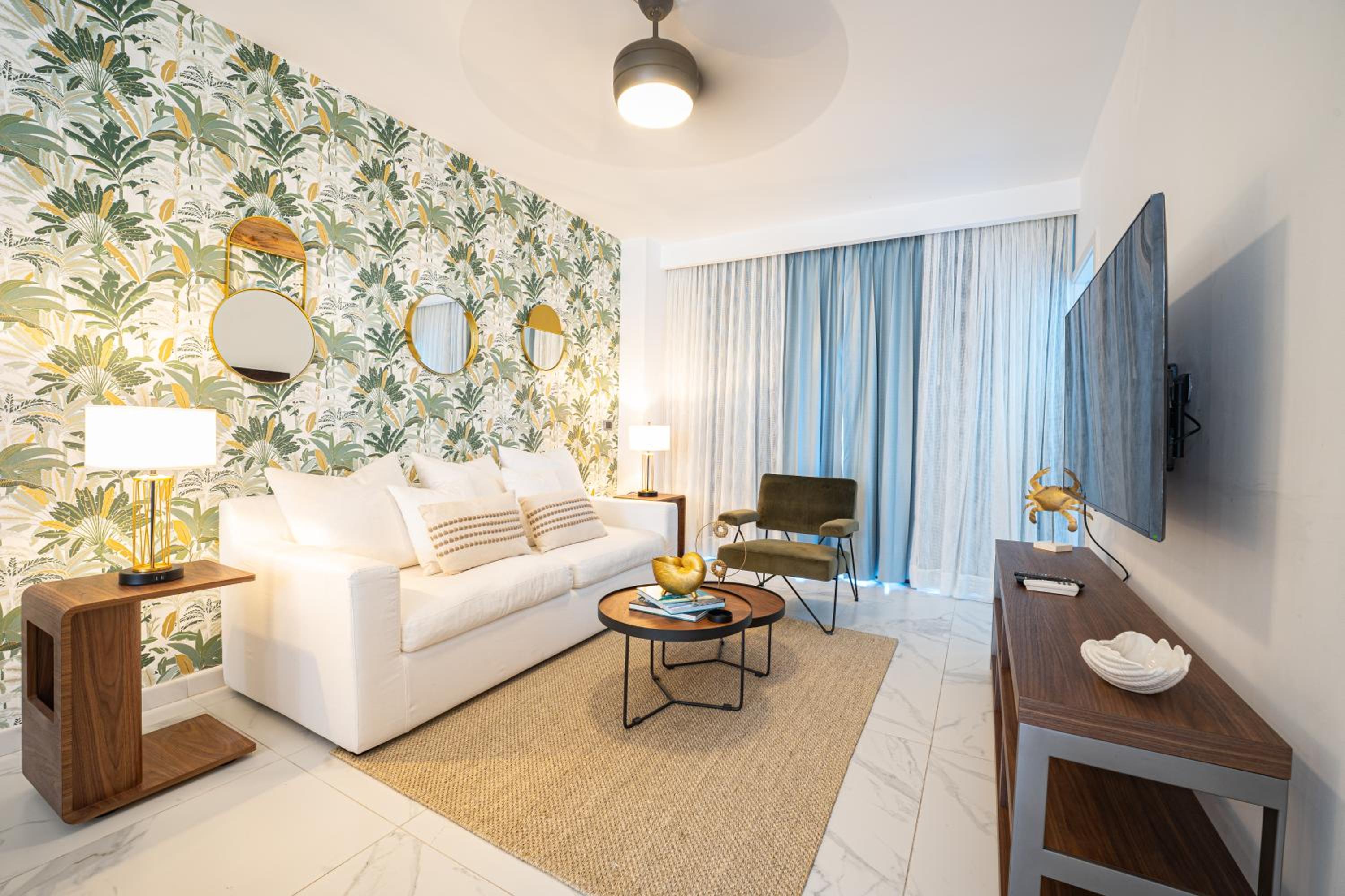 Beautiful Beach APT with Private Jacuzzi, Pool & Golf view 2