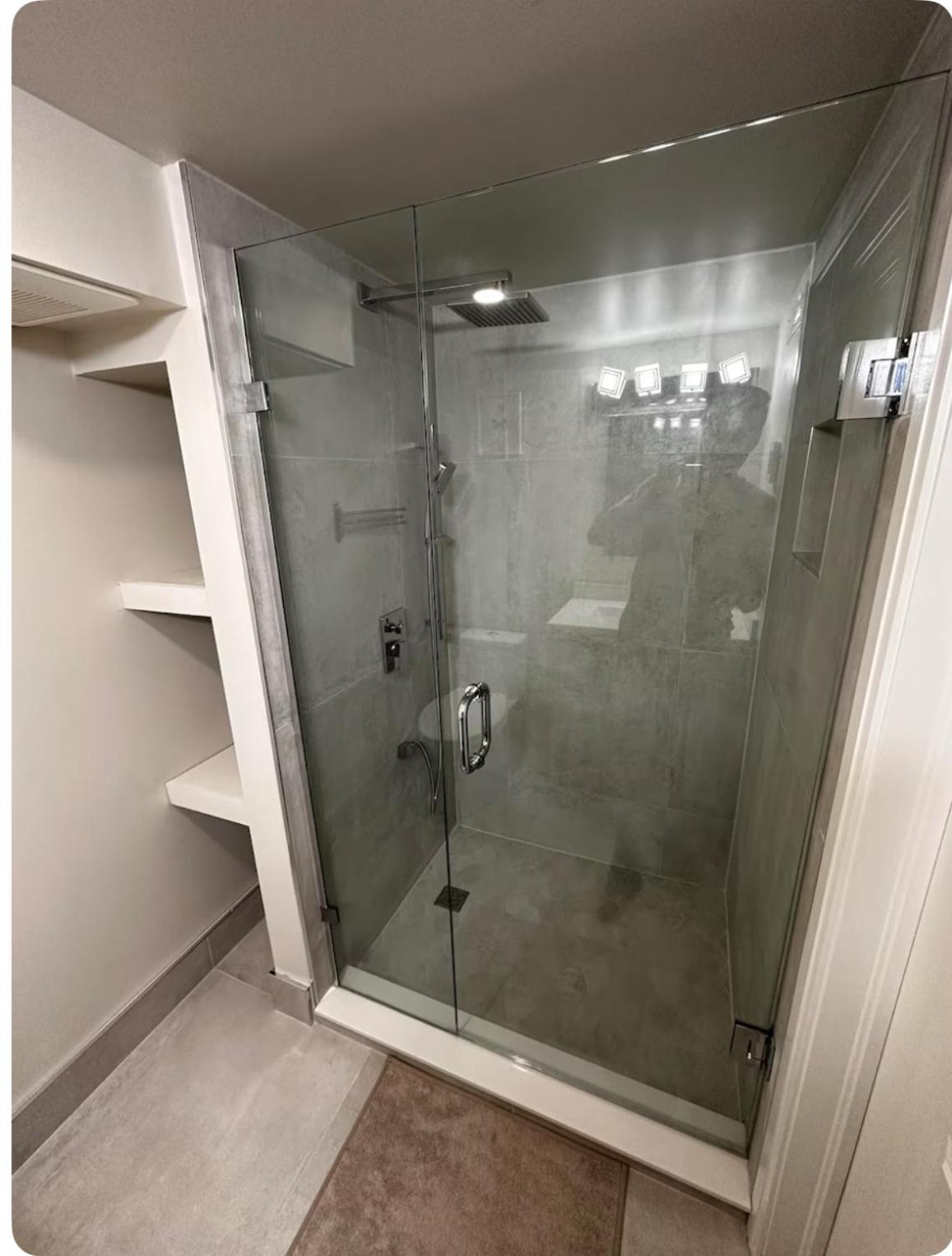 Pvt Studio Near Waterloo Airport & Minutes to Downtown Basement unit
