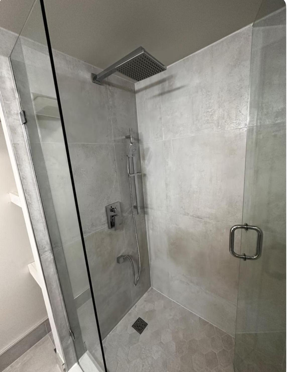 Pvt Studio Near Waterloo Airport & Minutes to Downtown Basement unit