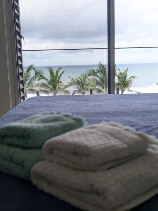 White Sands, Aquamarine waters and High Surfs