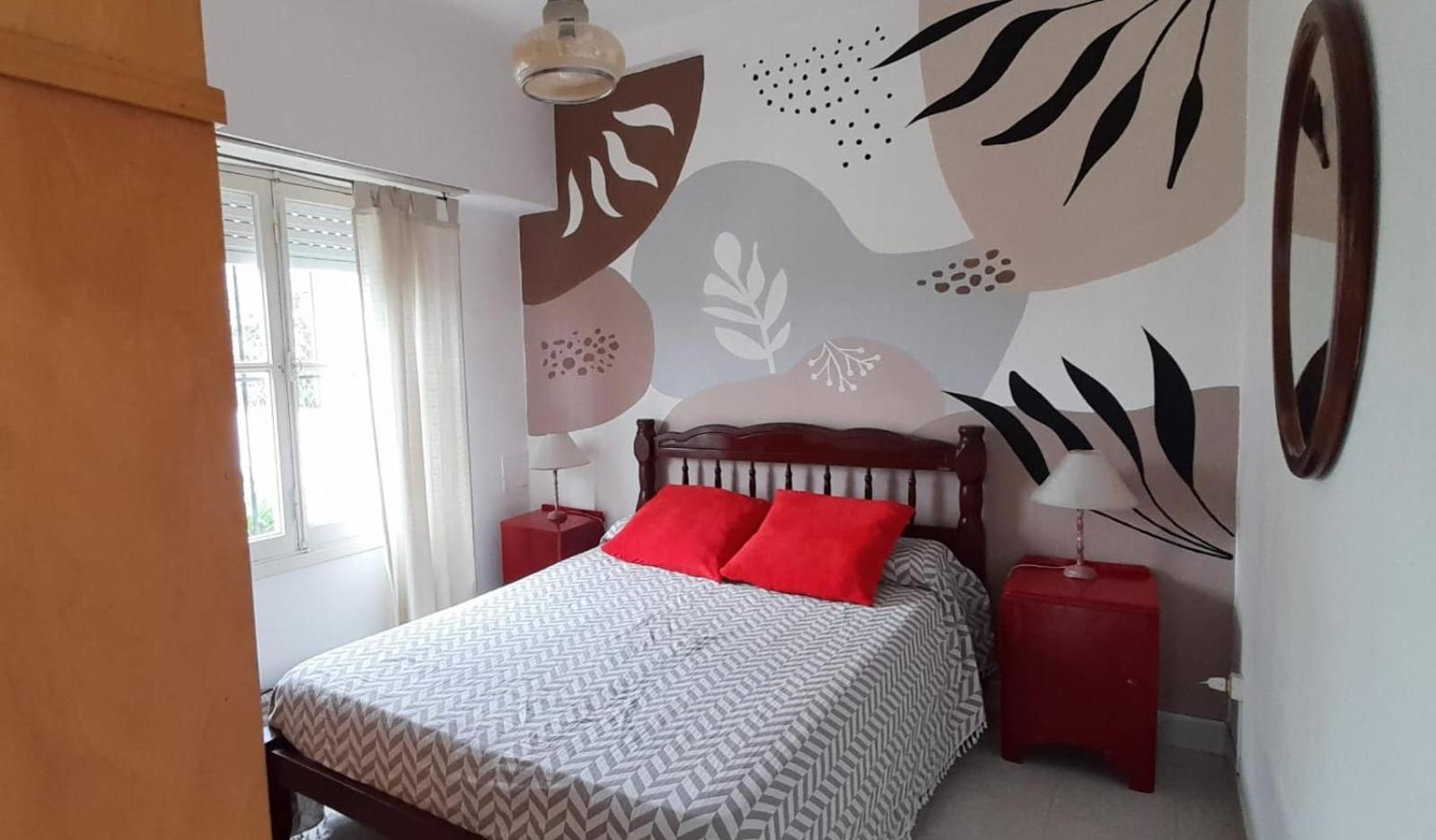 CASA FARO MARDEL 6 PERSONAS - MINIMO 2 NOCHEs!!!! 2 CUADRAS DEL MAR Y DE MUTE