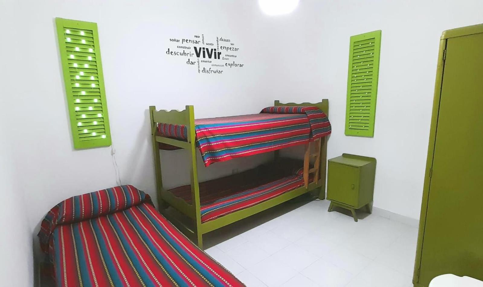CASA FARO MARDEL 6 PERSONAS - MINIMO 2 NOCHEs!!!! 2 CUADRAS DEL MAR Y DE MUTE