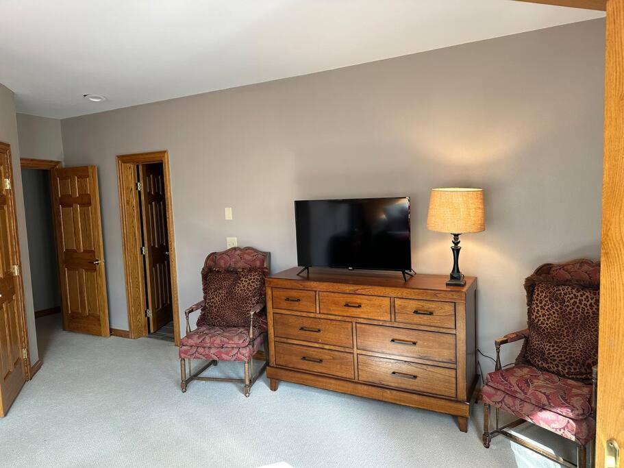 5 Bed with loft 6ba ski in and out amazing views Beaver Creek view 2
