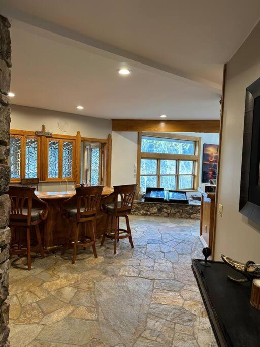 5 Bed with loft 6ba ski in and out amazing views Beaver Creek view 3