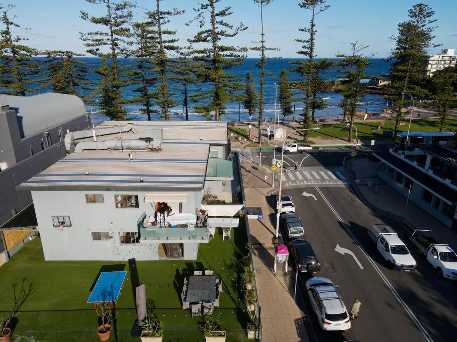 Dee why apartment on the beach with huge balcony