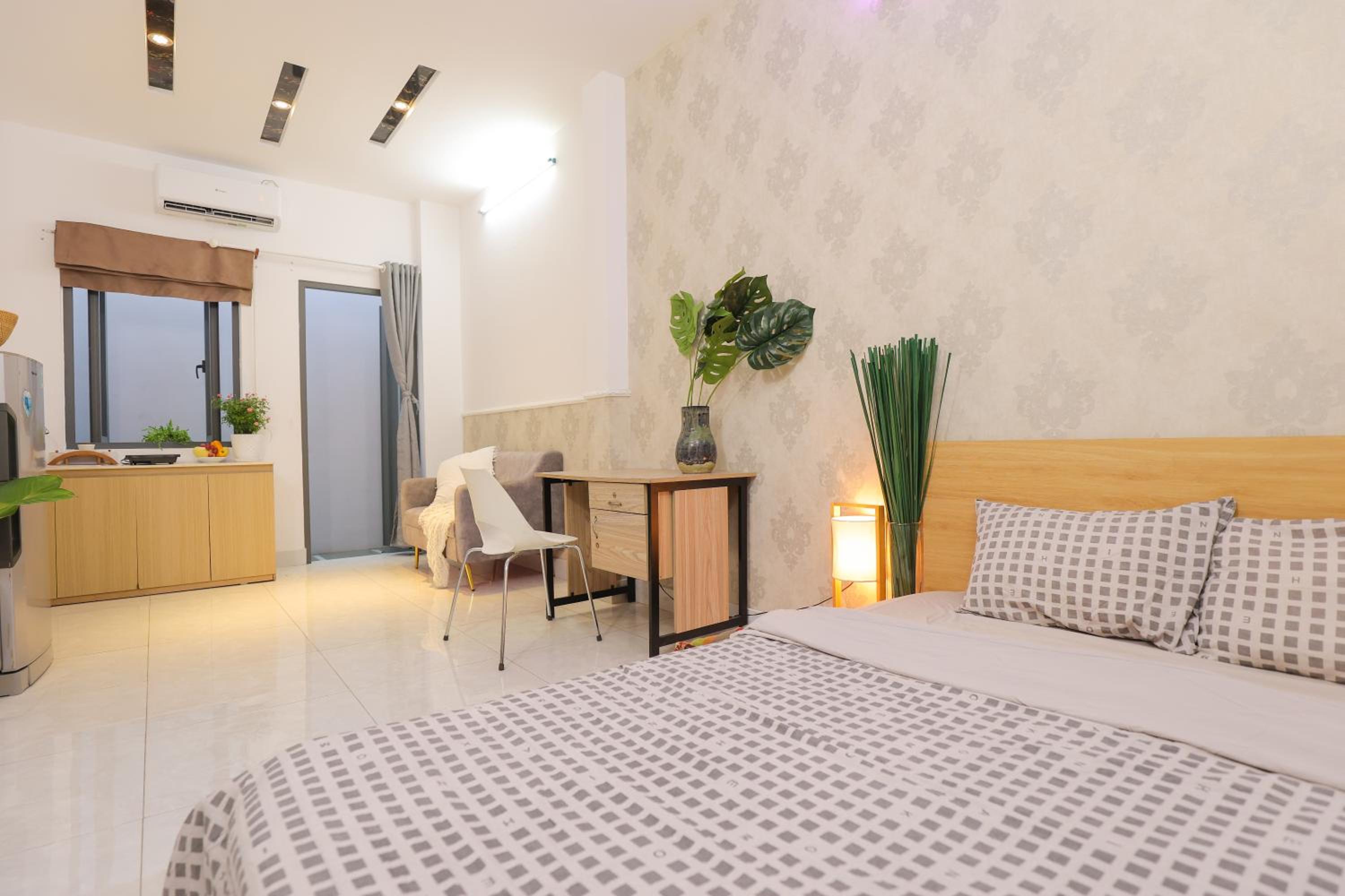 Cozy studio in Phu Nhuan District near District 1