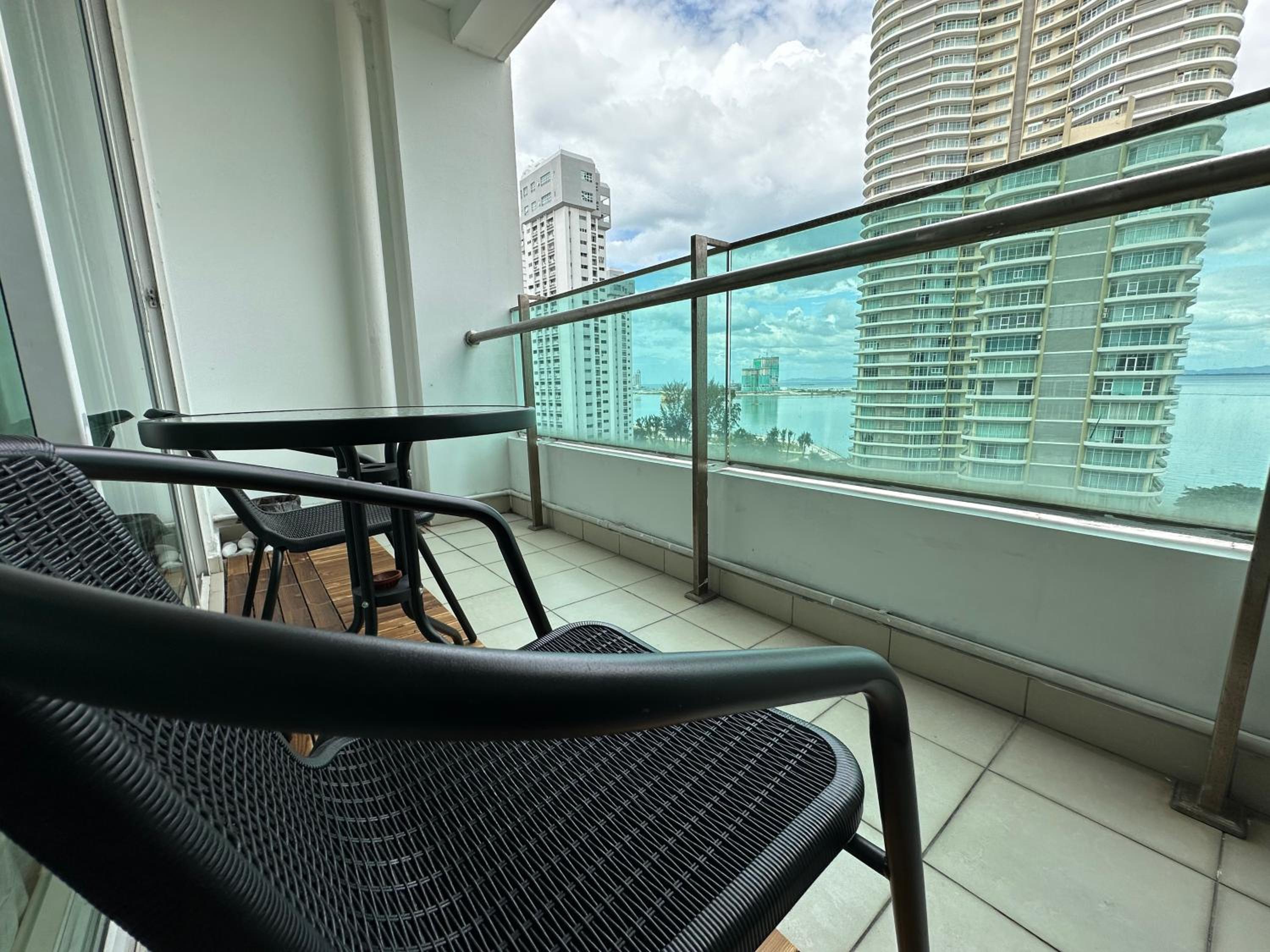 10pax 3-Bedroom l Seaview l Georgetown l Gleneagles l Mansion One view 2
