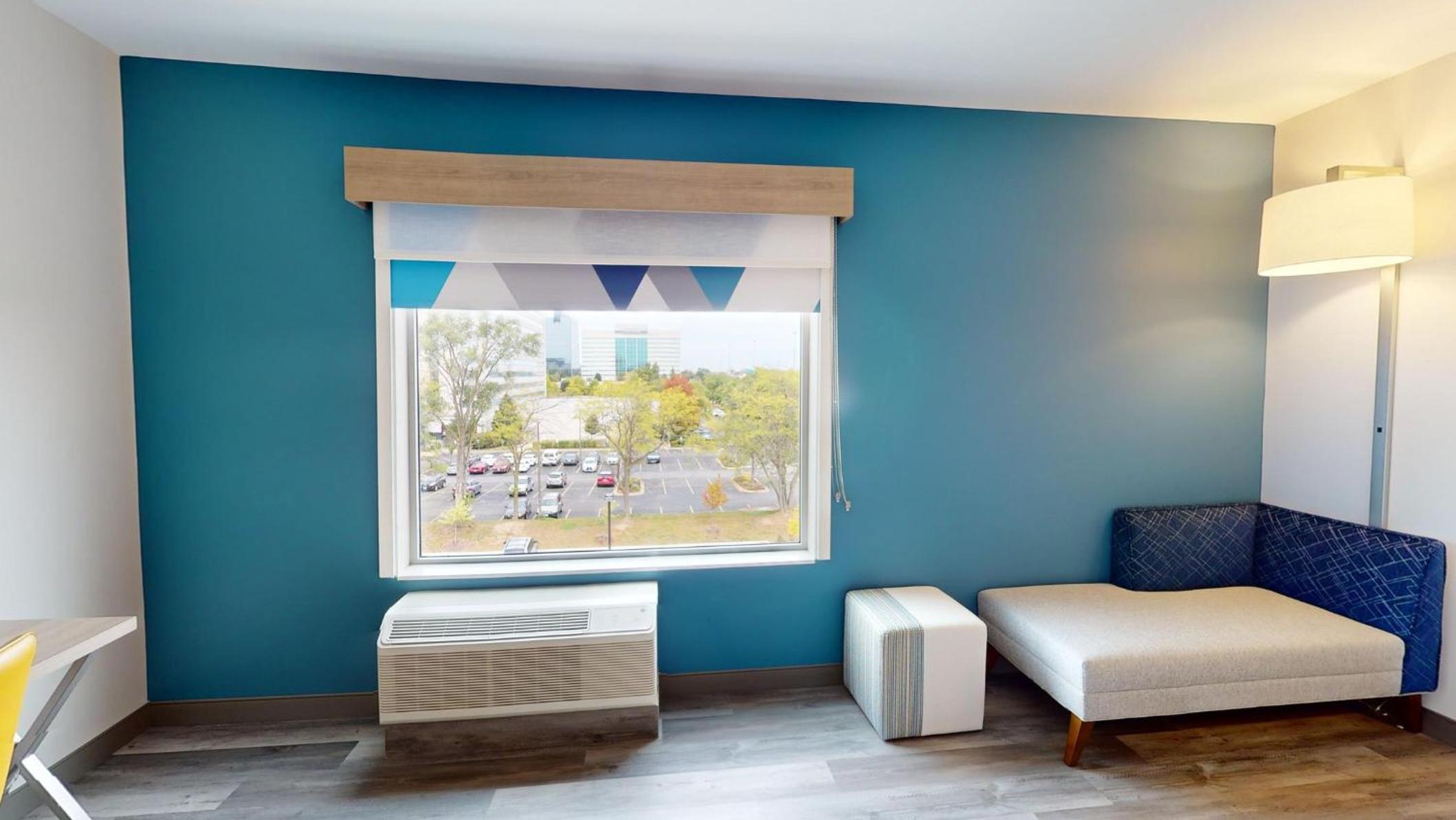 Holiday Inn Express & Suites Chicago Schaumburg, an IHG Hotel, Photo 57
