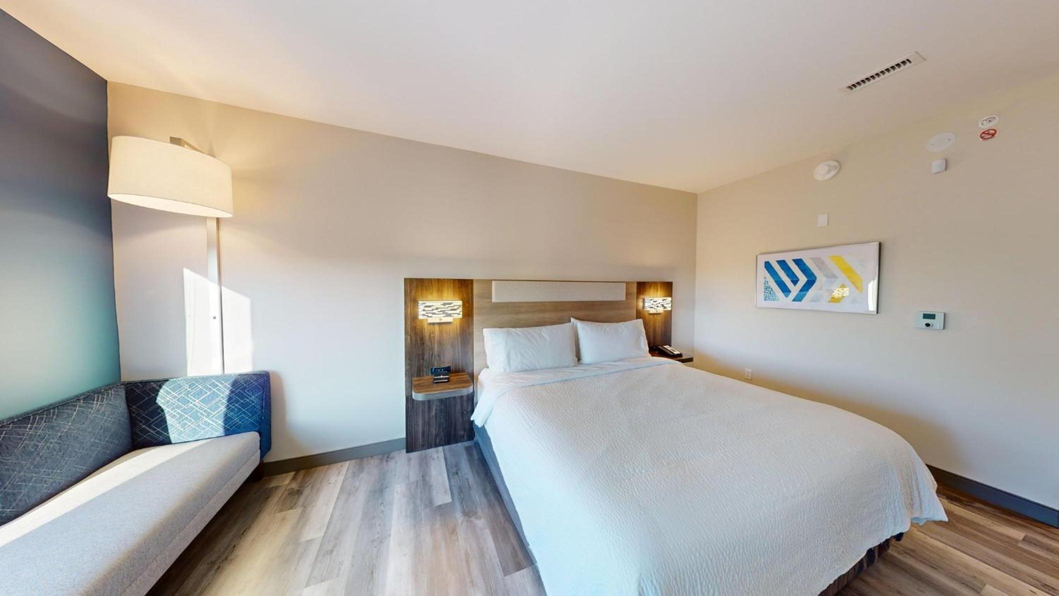 Holiday Inn Express & Suites Chicago Schaumburg, an IHG Hotel, Photo 60