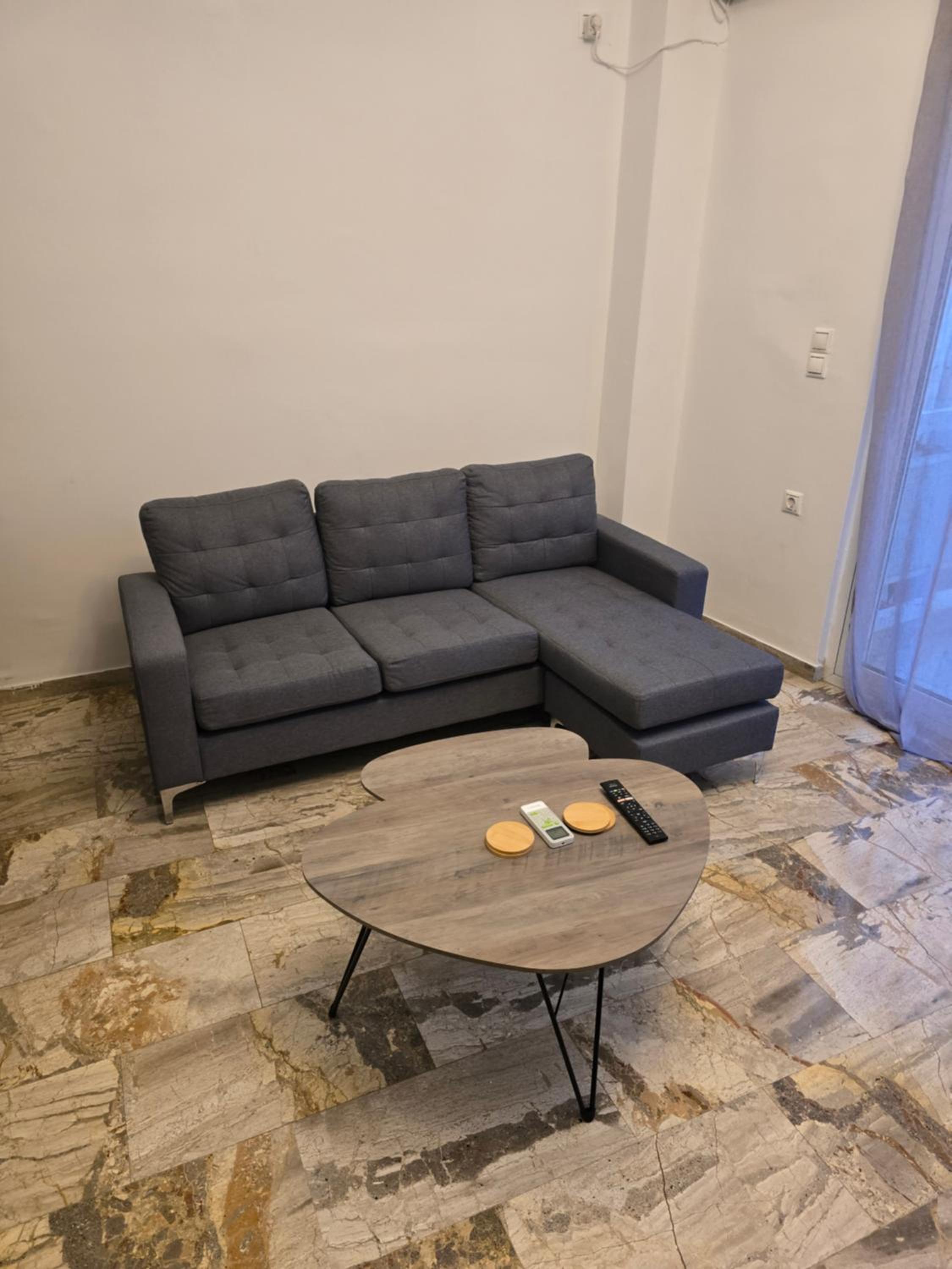 Acropolis Modern Apartments free parking,free pet hosting,Netflix