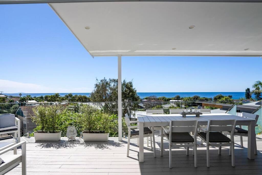 Coastal Beachfront Retreat Pre-Easter Special Take a break and enjoy your own 'Endless Summer'