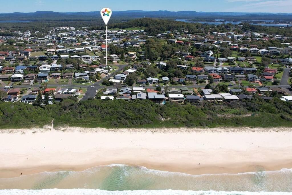 Coastal Beachfront Retreat Pre-Easter Special Take a break and enjoy your own 'Endless Summer'