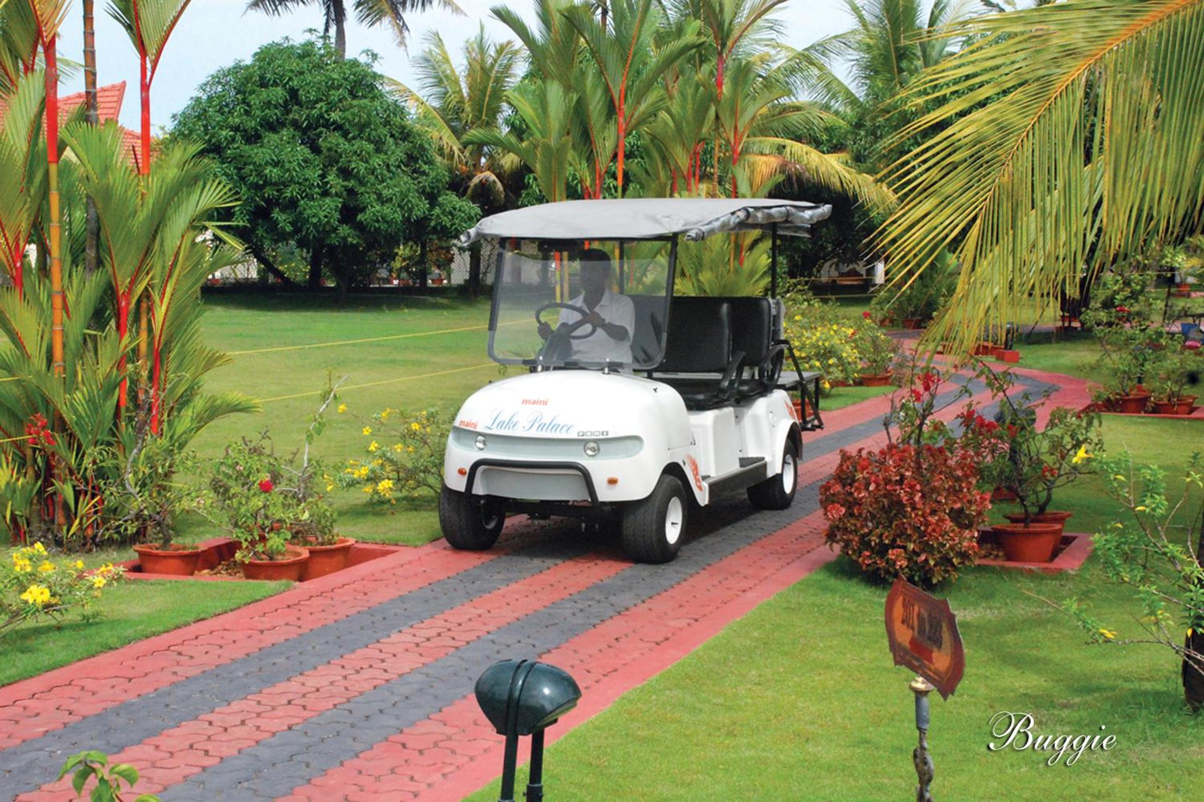Sterling Lake Palace Alleppey
