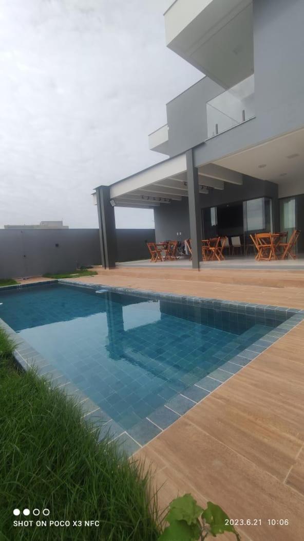 Excelente casa de praia 4 suítes em condomínio