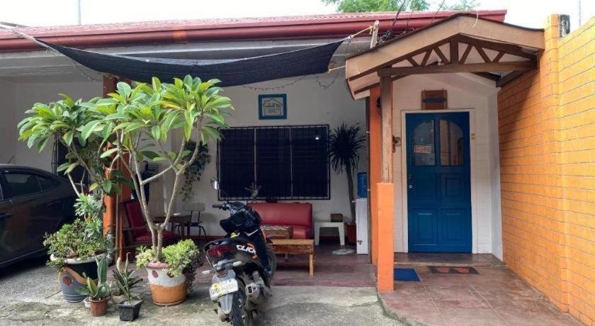 Jiji's Hostel
