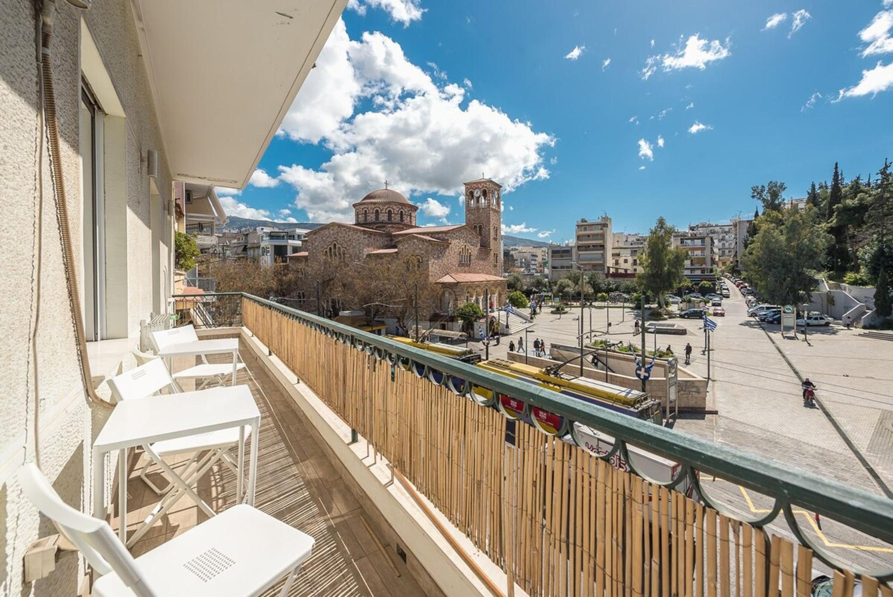 Agios Ioannis Metro station - Comfy Apartment
