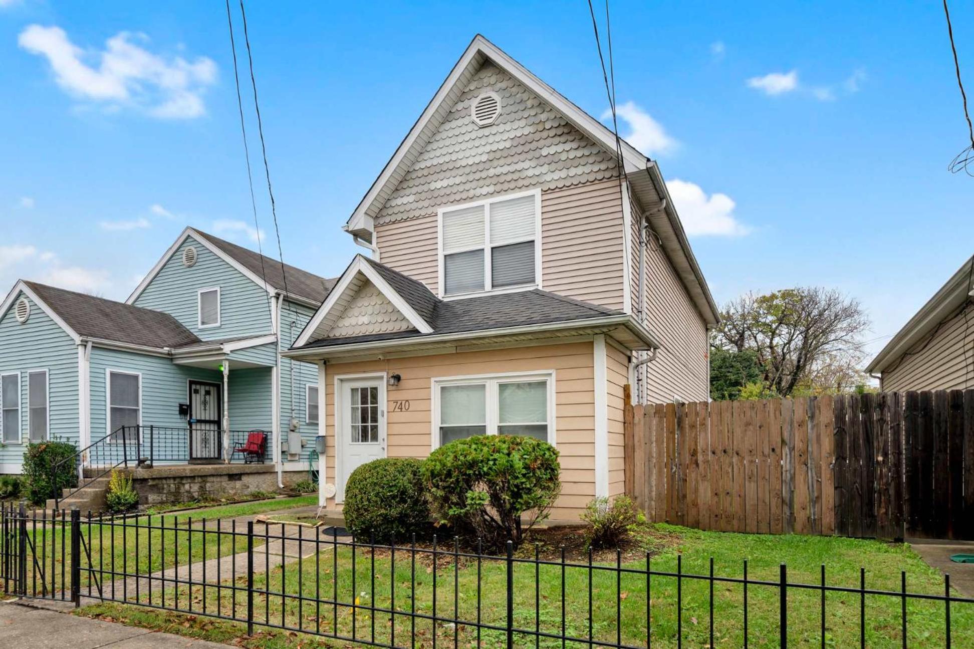 Central Louisville Gem - Near Airport & Top Spots view 3