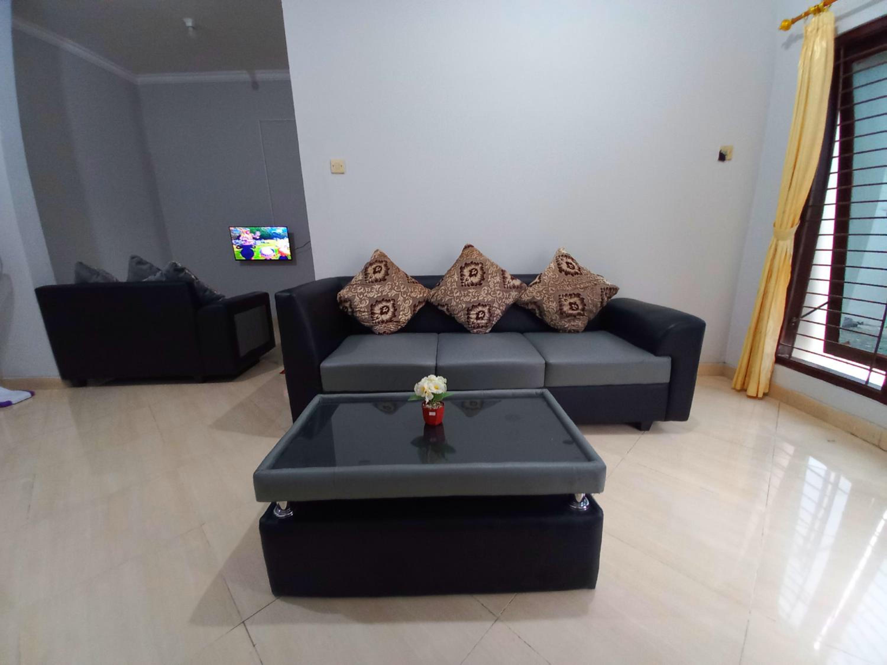Homestay Syariah Dekat Monjali dan Jogja City Mall by Simply Homy view 4