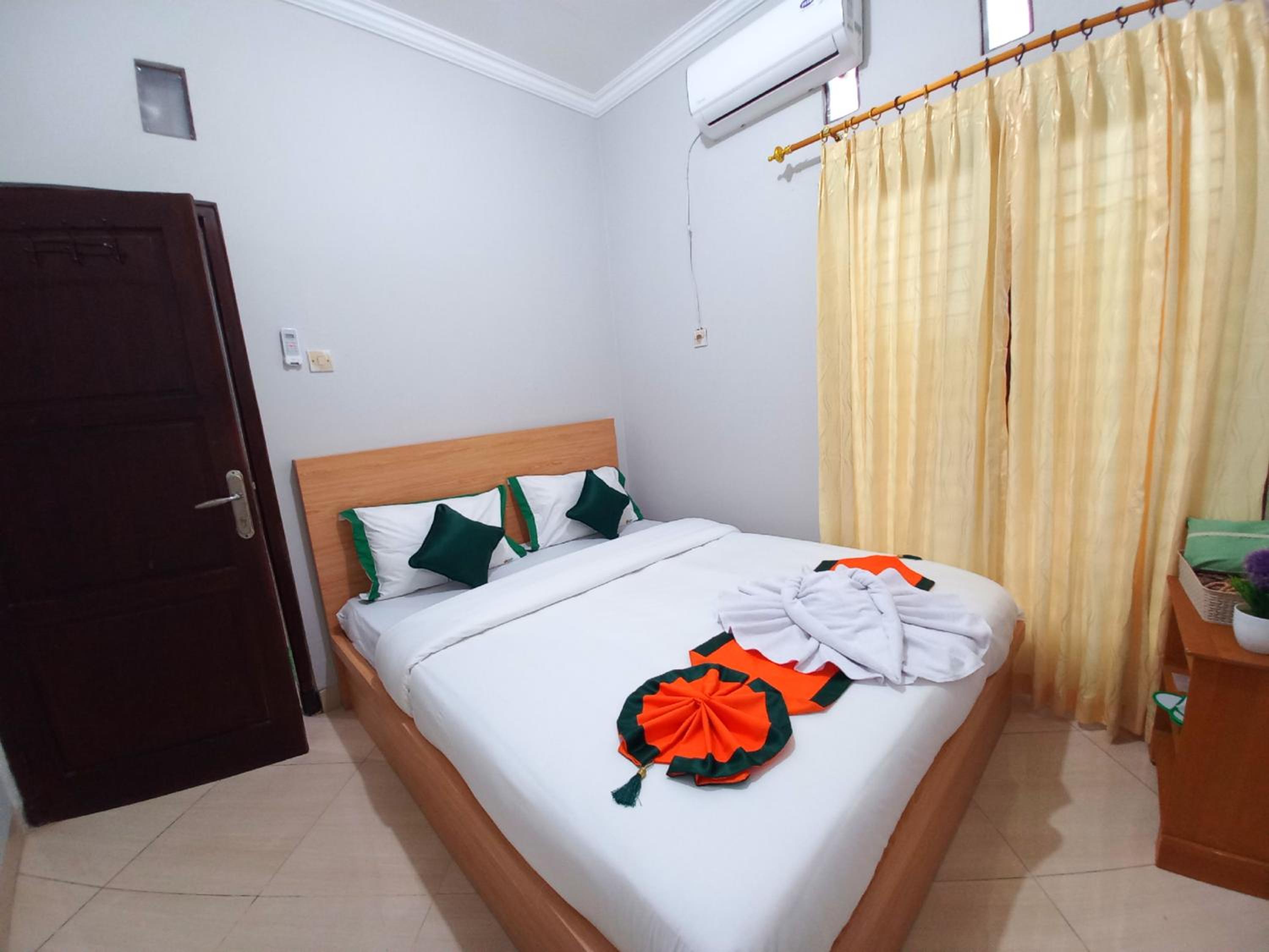 Homestay Syariah Dekat Monjali dan Jogja City Mall by Simply Homy view 2