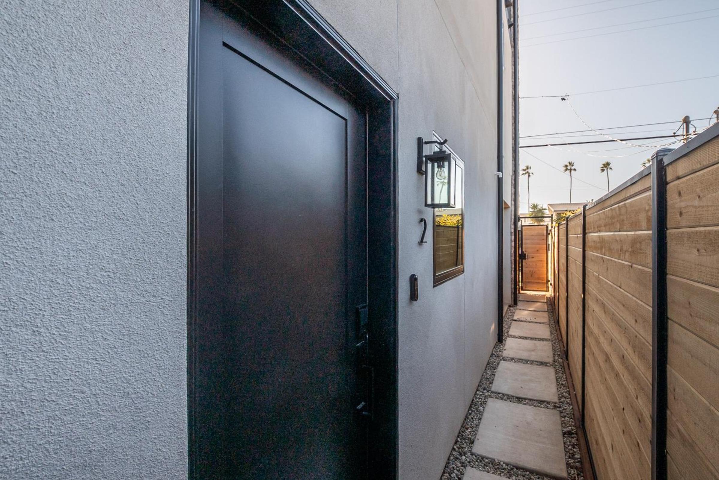 Spacious Tri-Level Condo with Ocean Views view 4