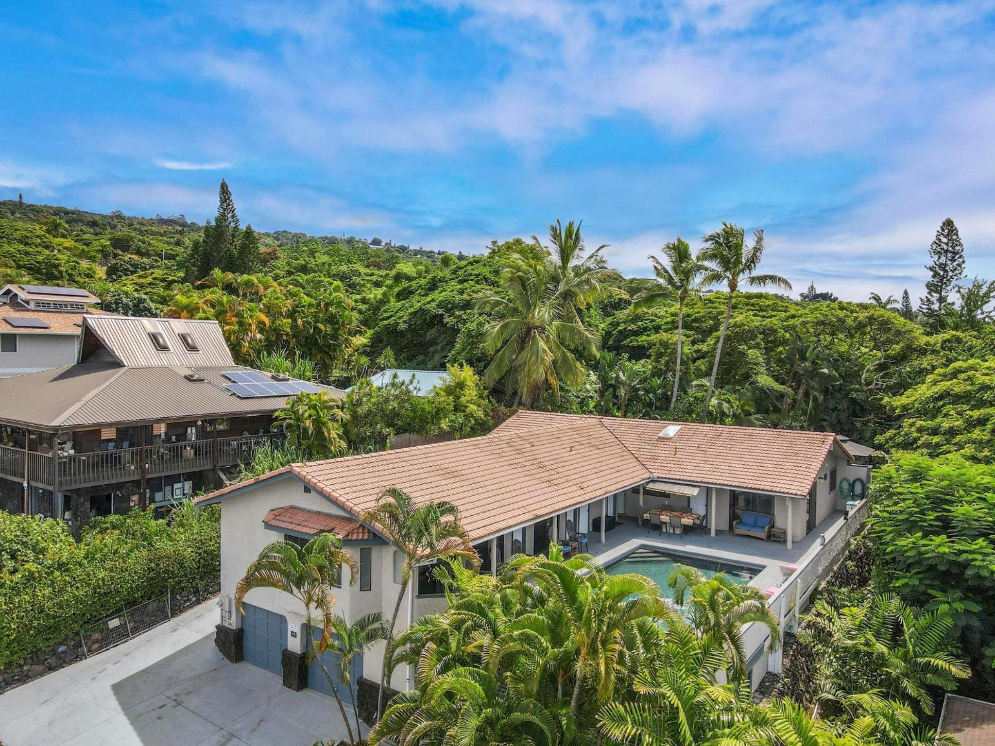 Breathtaking 180 Panoramic Ocean Views, Crystal Blue Pool, Hot Tub, BBQ Grill view 4