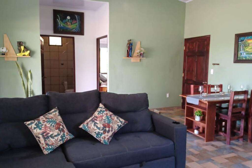 Casa tipica con piscina