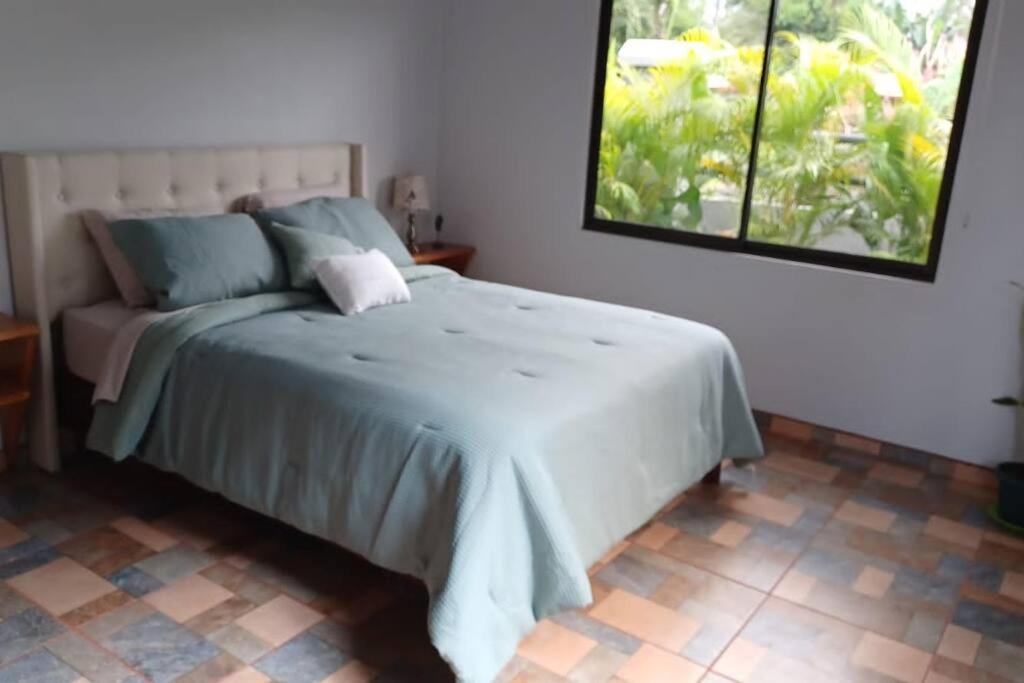 Casa tipica con piscina