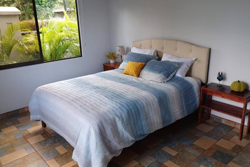 Casa tipica con piscina