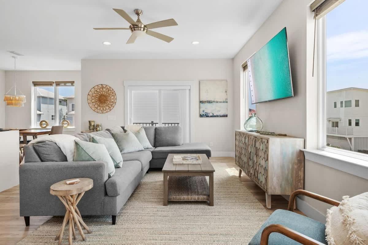 Seaview Escape in Lovely Beach Community with Incredible Rooftop Lounge view 2