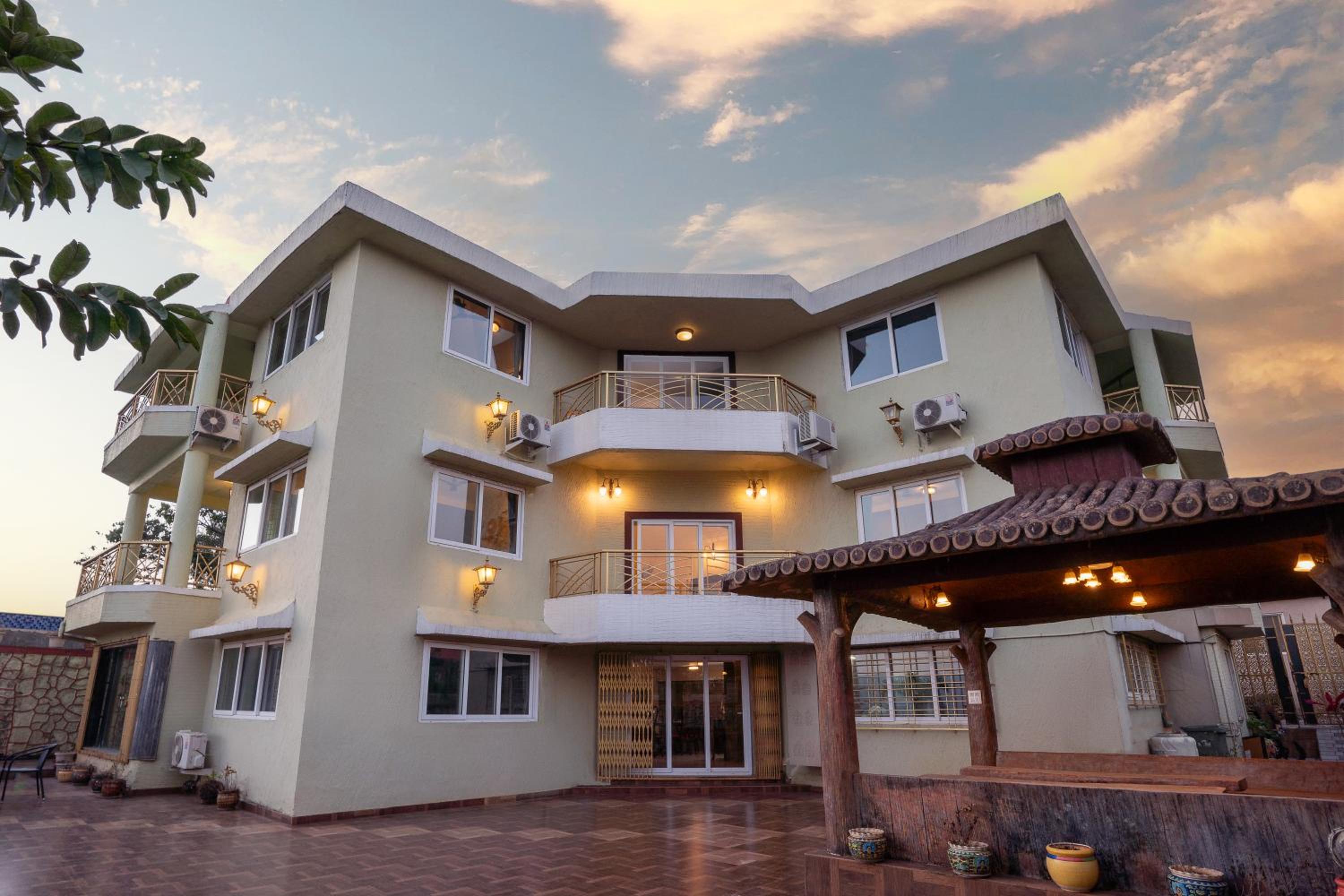 The Edge Villa by Hillstaytion view 5