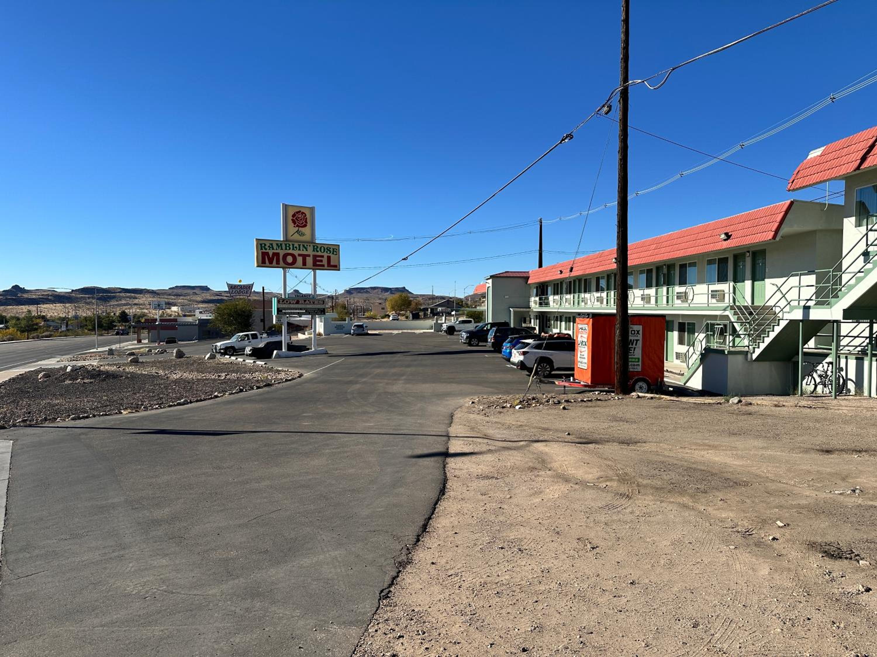 Kingman Vacations - Ramblin Rose Motel - Property Image 9