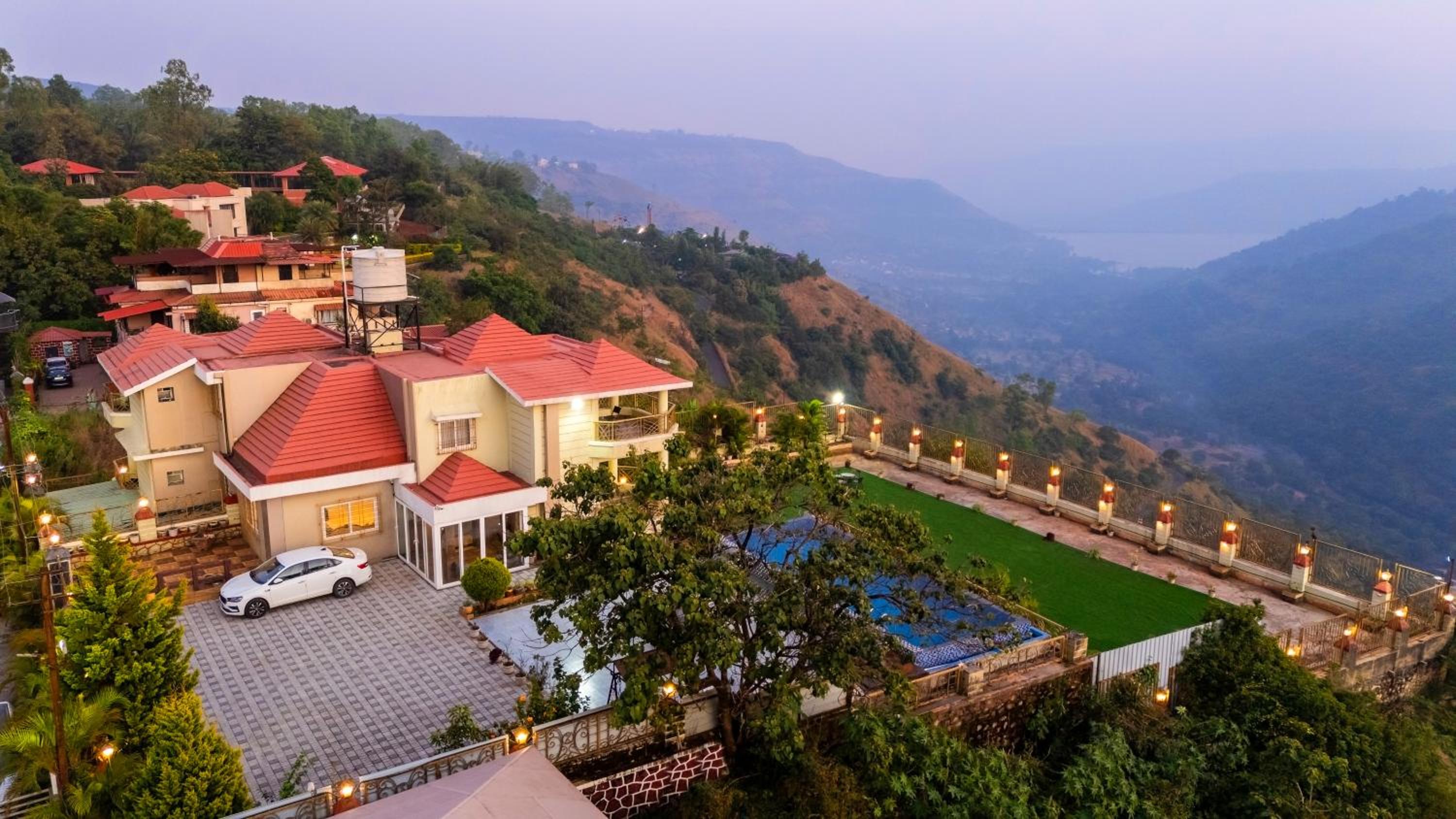 The Edge Villa by Hillstaytion view 3
