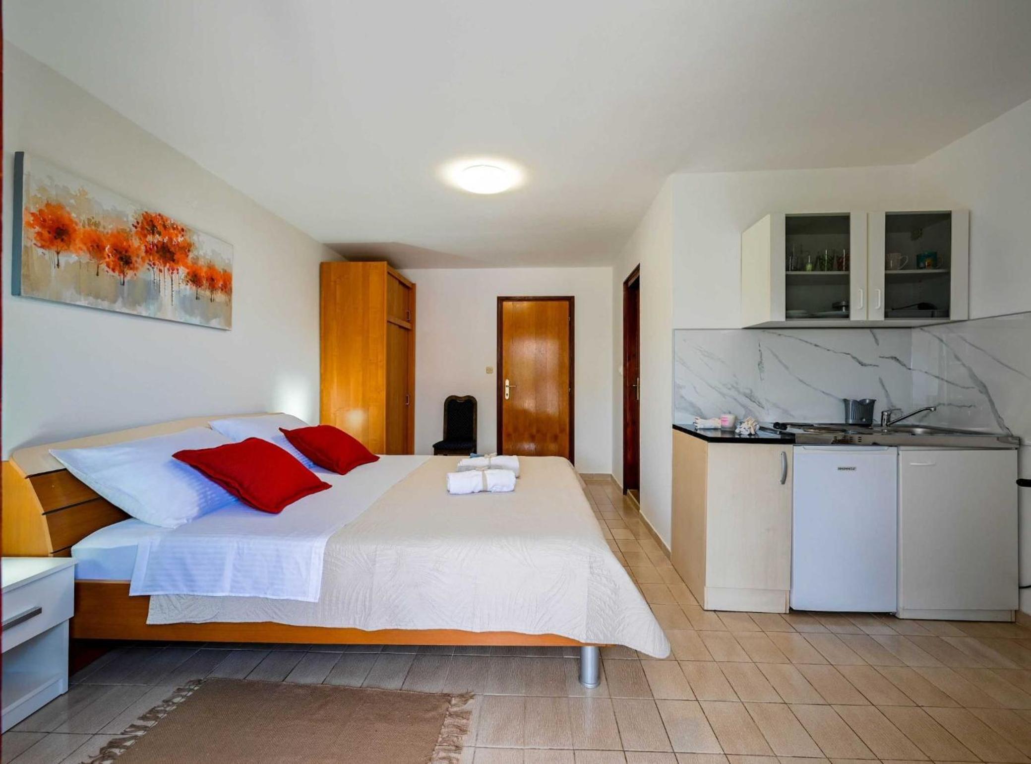 Calm and Stylish Rooms with Balcony view 3