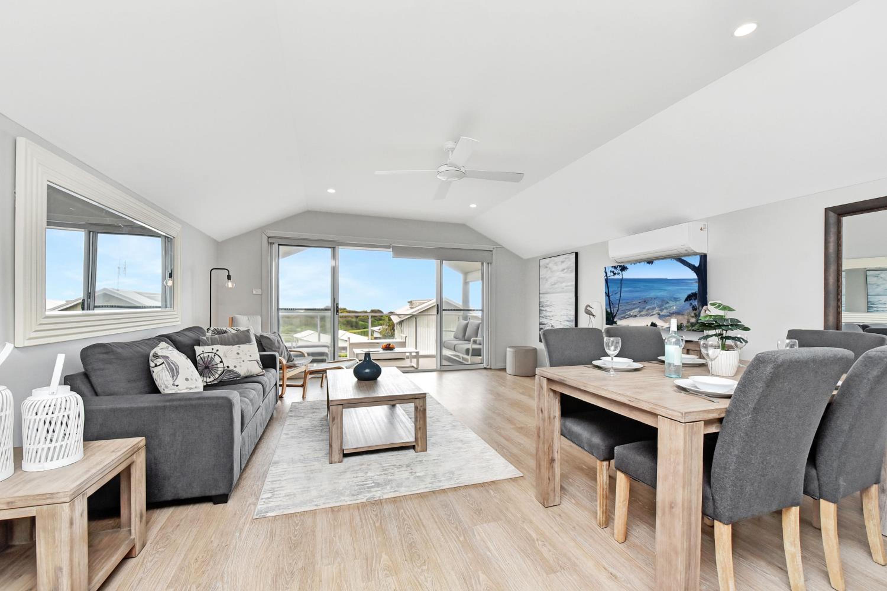 Caves Beach Villa Bombora