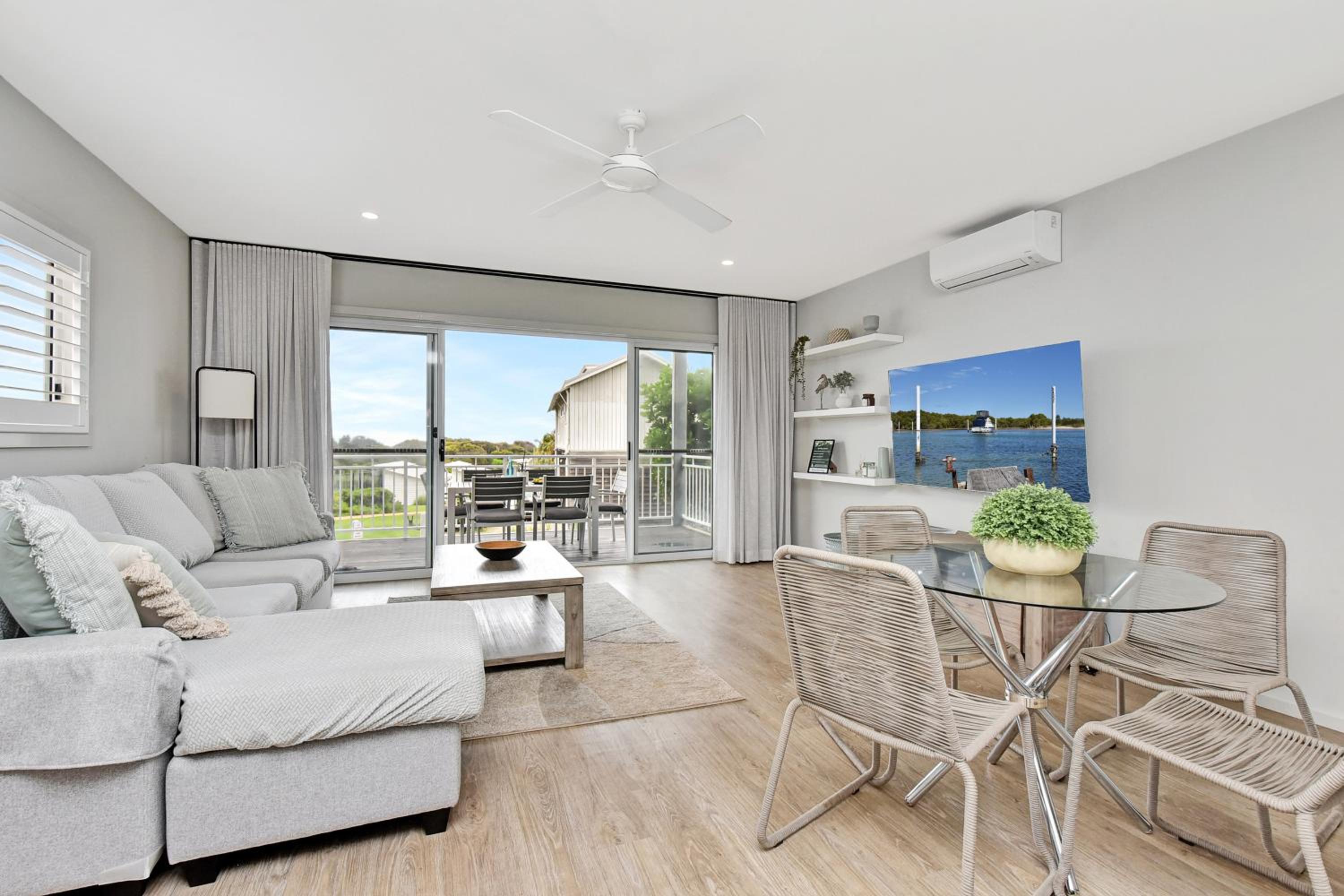 Caves Beach Villa Bombora
