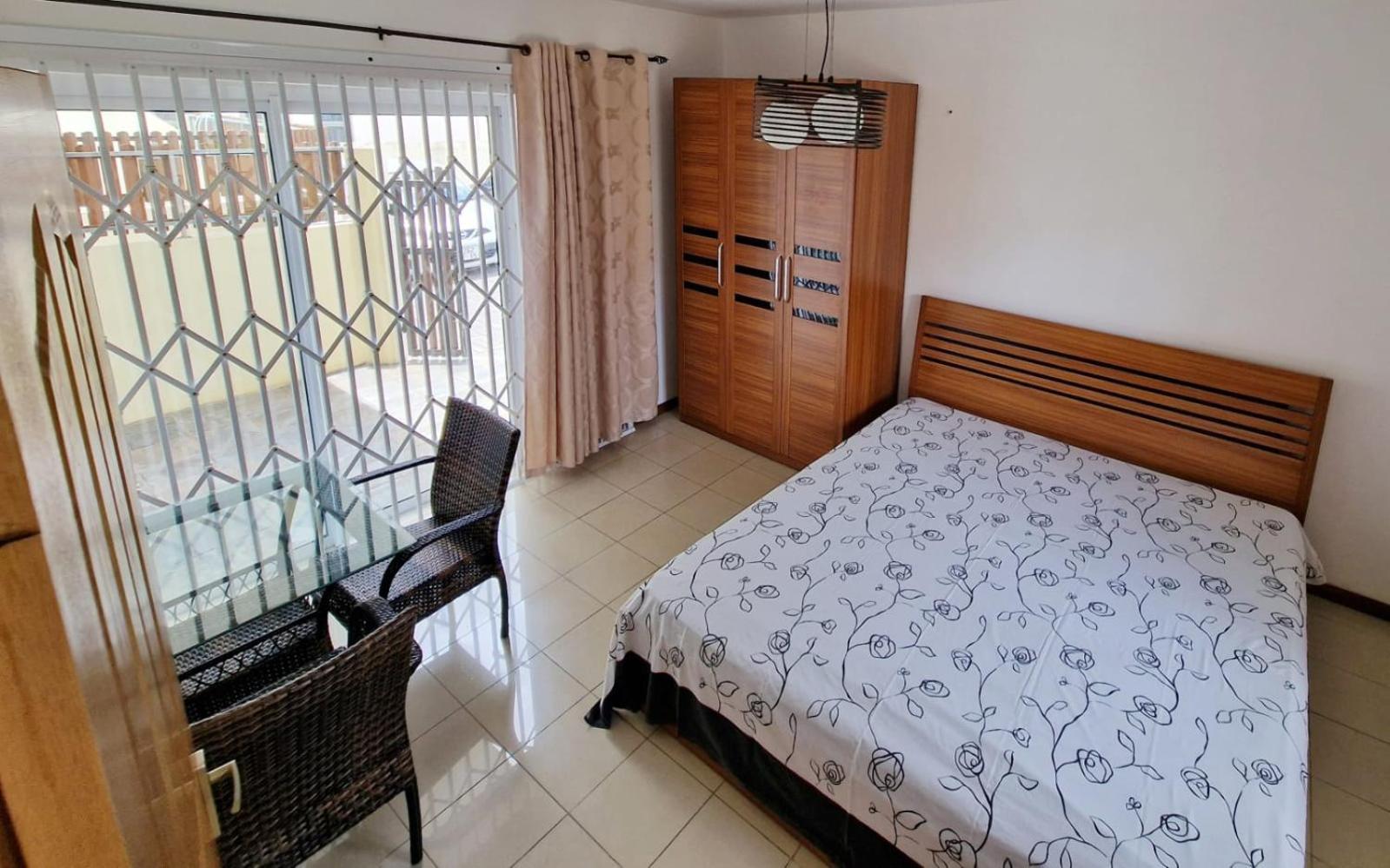 Modern air-conditioned 3 bedroom apartment on ground floor, fully equiped with swimming pool - Flic en Flac, West Coast - Tranquil Lagoons