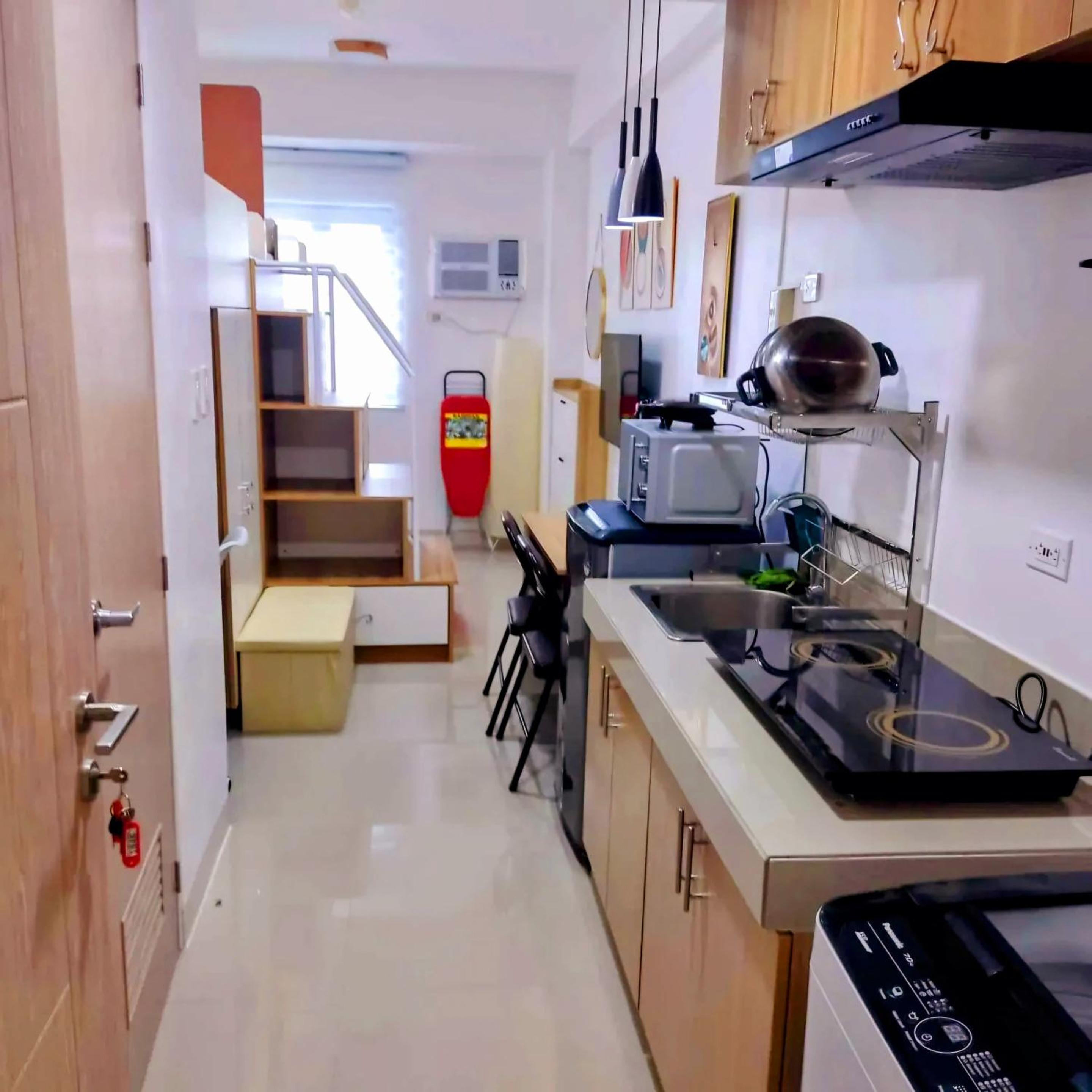 Acellyne's Suites at Green 2 Residences with Netflix!