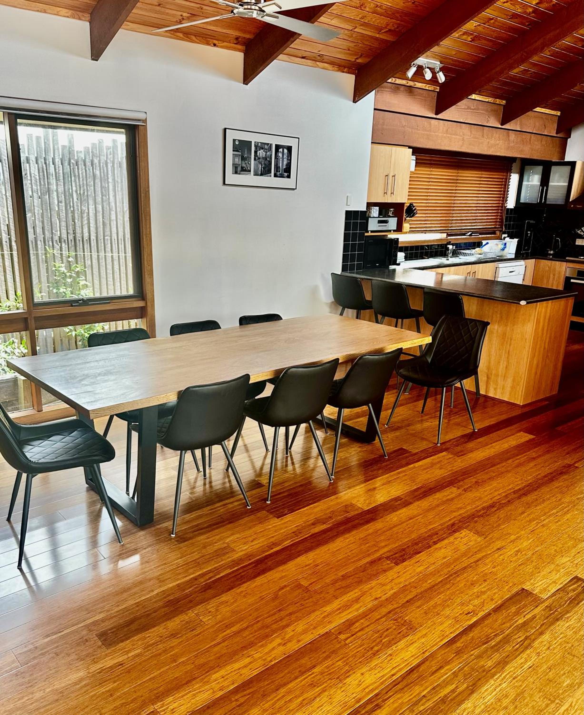 Beachside Weekender Retreat with Spa sleeps 11-13